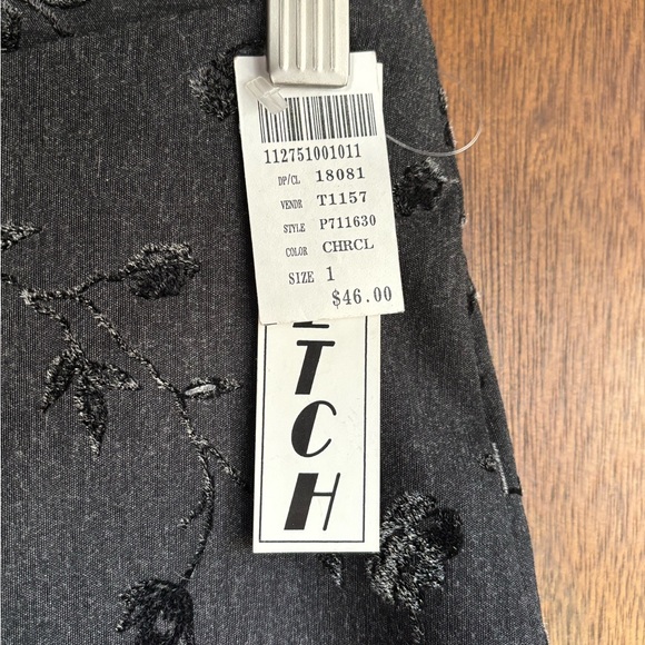 NWT Evolution sz1 black with velvet floral details and sm side slit on bottom - Picture 4 of 9